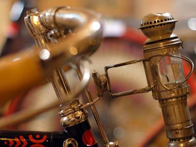 File:Ancient Bicycle light - Varazdin.jpg