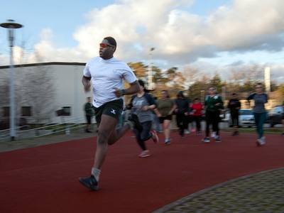 File:Fitness training improves run times (8276718).jpg