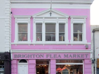 File:Brighton Flea Market, 31a Upper St James's Street, Kemptown, Brighton (December 2016).jpg
