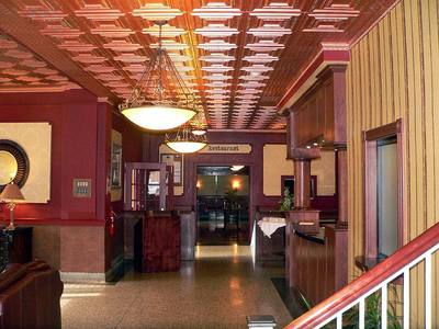 File:Arrow Hotel interior lobby 3.1.JPG
