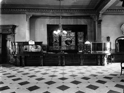 File:Reception counter in the Windsor Hotel, Montreal, QC, about 1890.jpg