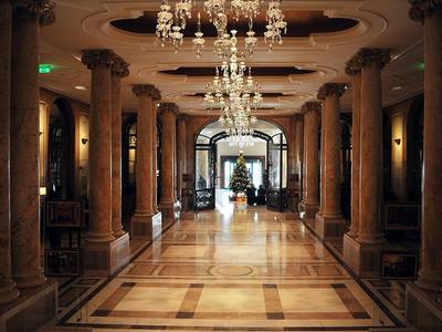 File:Bucharest - Athenee Palace Hilton lobby 01.jpg