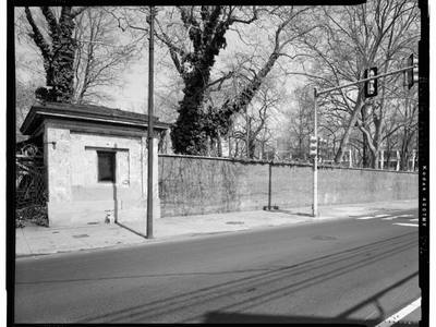 File:Brick perimeter wall and north gate lodge, looking west. - U. S. Naval Asylum, Biddle Hall, Gray's Ferry Avenue, Philadelphia, Philadelphia County, PA HABS PA,51-PHILA,577A-115.tif
