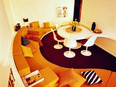 File:Living room decorated by Eero Aarnio 1966 (JOKAOM14AiD KSS01-3).tif