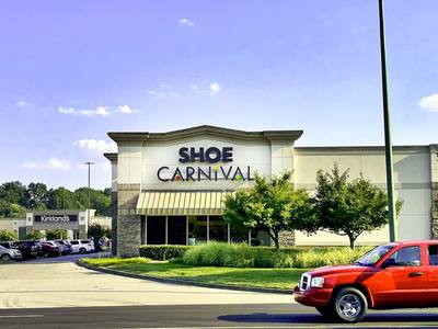 File:A Shoe Carnival retail store in Farragut, Tennessee.jpg
