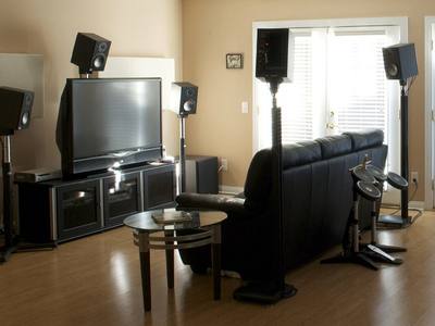 File:2000s home theater, "California Casual" (cropped).jpg