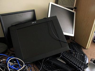 File:Gfp-computer-screens.jpg