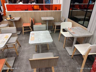 File:HK SKD Sai Kung Po Lam MCP One Shopping Mall 大快活 Fairwood Restaurant interior furniture tables n chairs July 2026 N13P 06.jpg