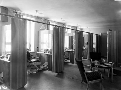 File:Beauty salon 1941 (JOKAKAL3B-6782).tif