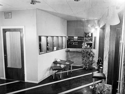 File:Beauty salon 1954 (JOKAUAS2 2390-1).tif