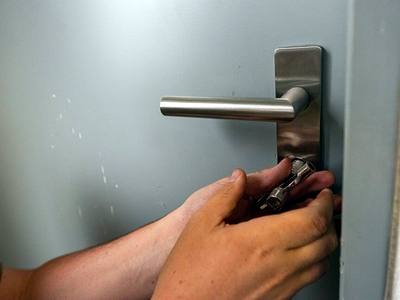 File:Keys to the Castle (7395843).jpg