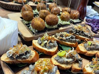 File:Catering Juntas en Internet 2024 05.jpg